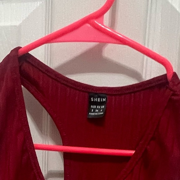 SHEIN Red Cut Out Crop Tank Top - Picture 7 of 8